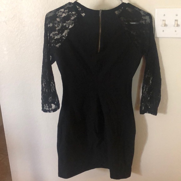 Express Bodycon With Lace Arms 3/4 Sleeve - Picture 5 of 7